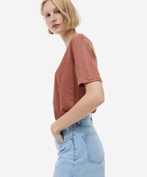 Camiseta de linho com decote em V