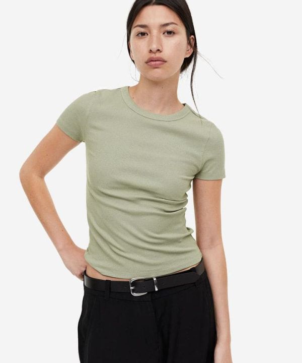 Suéter Slim Fit de malha fina com gola alta